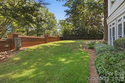 1056 The Glen Street, Statesville, NC 28677 - Photo 11