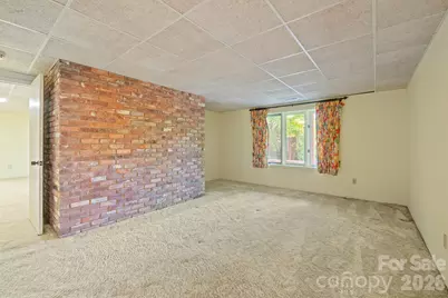 955 19th Avenue NW, Hickory, NC 28601 - Photo 39