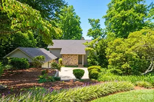 955 19th Ave NW, Hickory, NC 28601 - Photo 3