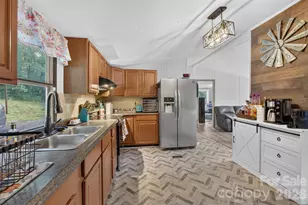 2437 S Rosedale Dr, Lenoir, NC 28645 - Photo 37
