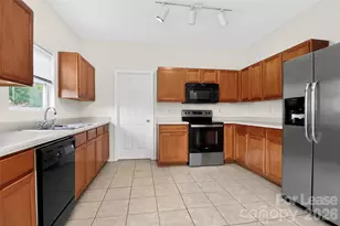 9107 Newfield St, Charlotte, NC 28216 - Photo 11