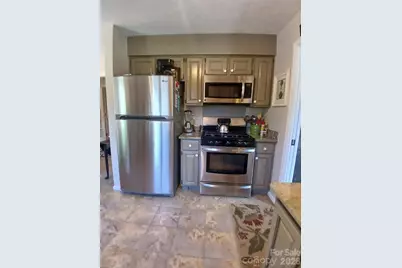 304 Red Oak Drive, Hendersonville, NC 28791 - Photo 17