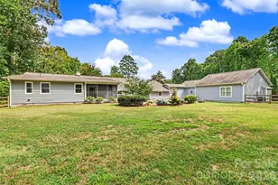 3201 Fairforest Dr, Matthews, NC 28104 - Photo 5