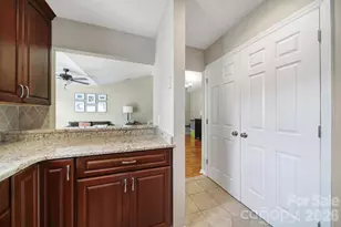 3208 Selwyn Farms Ln, Charlotte, NC 28209 - Photo 11