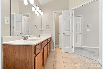 12806 English Walnut Lane, Charlotte, NC 28215 - Photo 17