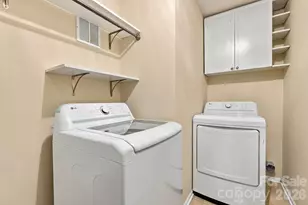 12806 English Walnut Ln, Charlotte, NC 28215 - Photo 25