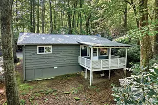 7036 Rhododendron Dr, Newland, NC 28657 - Photo 5
