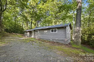 7036 Rhododendron Dr, Newland, NC 28657 - Photo 3