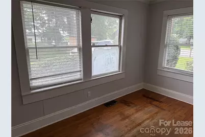 1117 13th Avenue NW, Hickory, NC 28601 - Photo 7