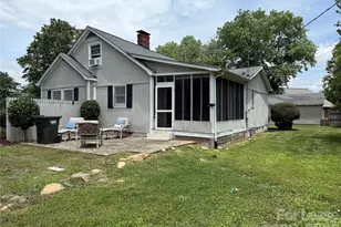 1117 13th Ave NW, Hickory, NC 28601 - Photo 3