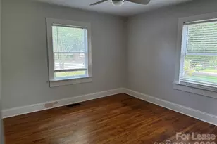 1117 13th Ave NW, Hickory, NC 28601 - Photo 17