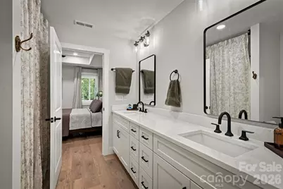 1013 37th Street SW, Hickory, NC 28602 - Photo 9