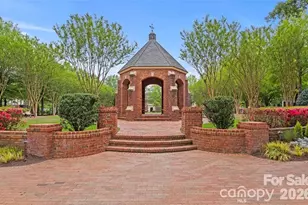 8820 Heydon Hall Cir, Charlotte, NC 28210 - Photo 5