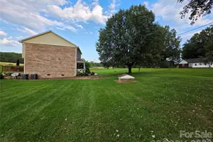 3648 Mt Olive Church Rd, Newton, NC 28658 - Photo 3