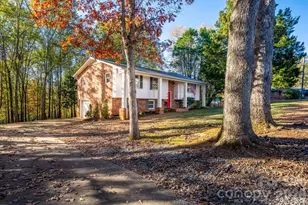 1185 10th Street Pl NW, Hickory, NC 28601 - Photo 3