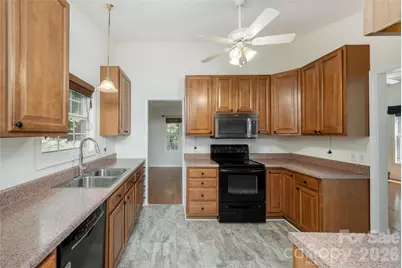 219 Greens View Drive, Horse Shoe, NC 28742 - Photo 13