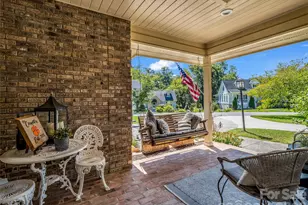 2365 Rosemont Ct, Hendersonville, NC 28791 - Photo 7