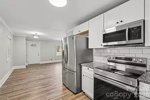 2728 Arnold Dr, Charlotte, NC 28205 - Photo 9