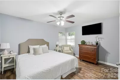 3300 Bonaire Drive, Charlotte, NC 28208 - Photo 9