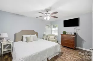 3300 Bonaire Dr, Charlotte, NC 28208 - Photo 9