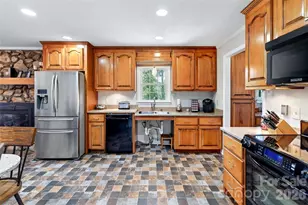 146 Cobblestone Dr, Marion, NC 28752 - Photo 11