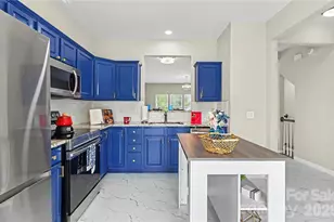 12753 Bullock Greenway Blvd, Charlotte, NC 28277 - Photo 15