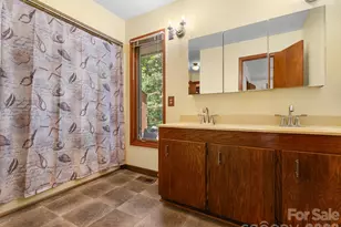 40 Country Bear Ln, Flat Rock, NC 28731 - Photo 13