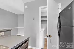 6315 Windsor Gate Ln, Charlotte, NC 28215 - Photo 5