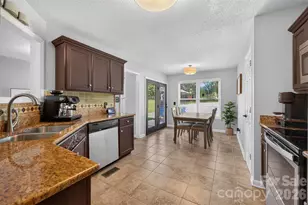 2 Hunters Creek Ln, Granite Falls, NC 28630 - Photo 19