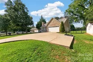 2 Hunters Creek Ln, Granite Falls, NC 28630 - Photo 41