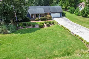 127 Fairway Dr, Mooresville, NC 28117 - Photo 3
