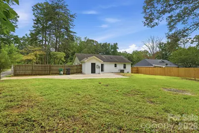 5233 Delivau Drive, Charlotte, NC 28215 - Photo 25