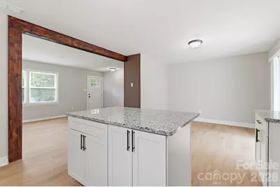 5233 Delivau Drive, Charlotte, NC 28215 - Photo 7
