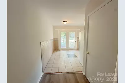 5006 Malibu Drive, Charlotte, NC 28215 - Photo 3