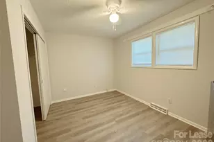 5006 Malibu Dr, Charlotte, NC 28215 - Photo 5