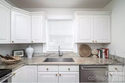 205 W Sixth Avenue, Gastonia, NC 28052 - Photo 9
