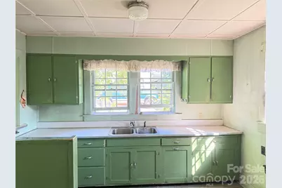 1650 Berkley Street SW, Lenoir, NC 28645 - Photo 3