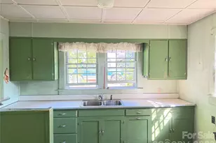 1650 Berkley St SW, Lenoir, NC 28645 - Photo 3