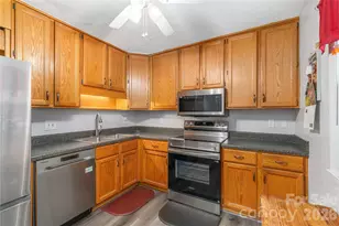 11 Maple Ridge Ln, Asheville, NC 28806 - Photo 3