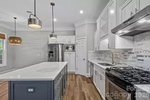 6415 Wakehurst Rd, Charlotte, NC 28226 - Photo 17