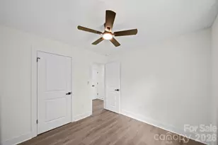 6800 Ludwig Dr, Charlotte, NC 28215 - Photo 13