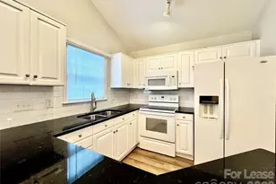 4409 Stonefield Dr, Charlotte, NC 28269 - Photo 7