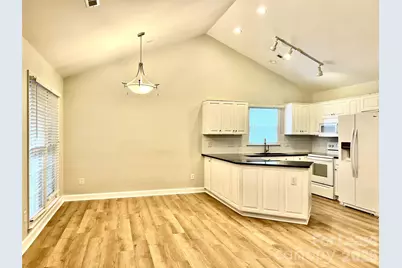 4409 Stonefield Drive, Charlotte, NC 28269 - Photo 9