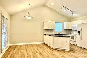 4409 Stonefield Dr, Charlotte, NC 28269 - Photo 9