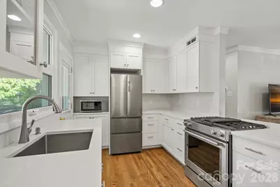 4703 Woodlark Lane, Charlotte, NC 28211 - Photo 9