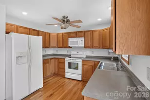 44 Autumn Vw Dr, Hendersonville, NC 28792 - Photo 13