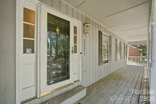 3321 Chilham Pl, Charlotte, NC 28226 - Photo 3