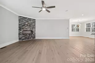 2305 Sanders Ave, Charlotte, NC 28216 - Photo 9