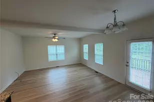 110 Lookout Point Pl, Mooresville, NC 28115 - Photo 3