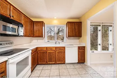 2231 6th Street NW #16, Hickory, NC 28601 - Photo 11
